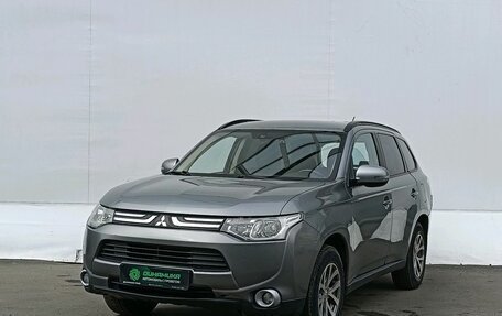 Mitsubishi Outlander III рестайлинг 3, 2012 год, 1 085 000 рублей, 1 фотография
