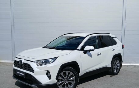 Toyota RAV4, 2020 год, 4 074 000 рублей, 1 фотография