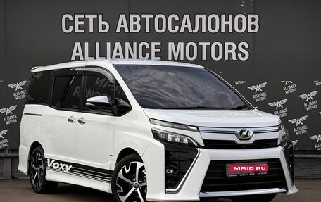 Toyota Voxy III, 2018 год, 2 365 000 рублей, 1 фотография