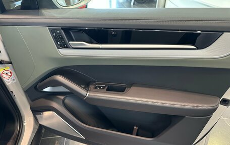 Porsche Cayenne III, 2023 год, 15 850 000 рублей, 17 фотография