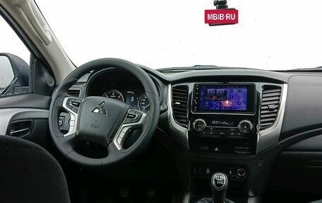 Mitsubishi Pajero Sport III рестайлинг, 2019 год, 3 450 000 рублей, 13 фотография