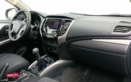 Mitsubishi Pajero Sport III рестайлинг, 2019 год, 3 450 000 рублей, 9 фотография