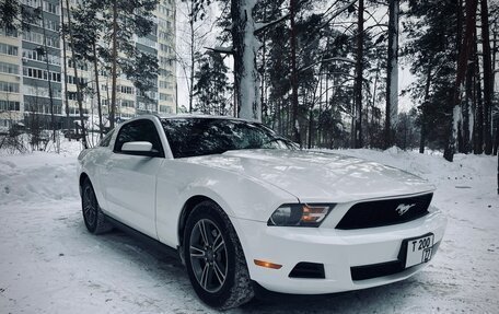 Ford Mustang VI рестайлинг, 2012 год, 3 000 000 рублей, 7 фотография
