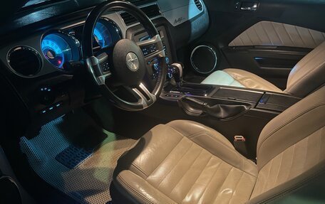 Ford Mustang VI рестайлинг, 2012 год, 3 000 000 рублей, 13 фотография