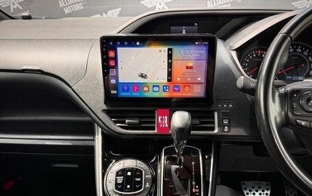 Toyota Voxy III, 2018 год, 2 365 000 рублей, 14 фотография