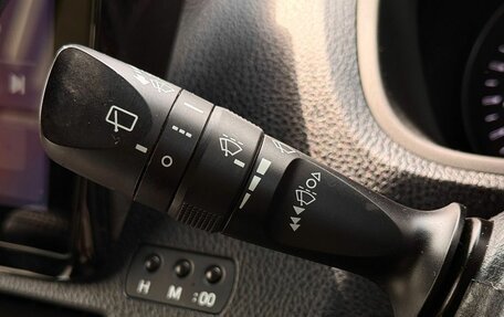 Toyota Voxy III, 2018 год, 2 365 000 рублей, 17 фотография