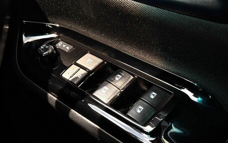 Toyota Voxy III, 2018 год, 2 365 000 рублей, 20 фотография