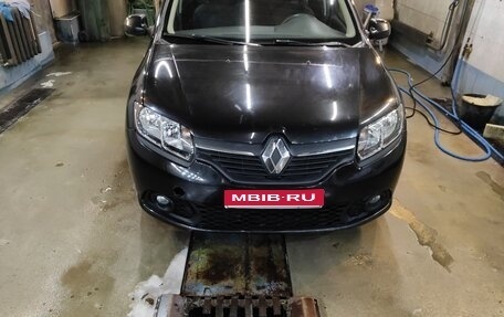 Renault Sandero II рестайлинг, 2015 год, 695 000 рублей, 1 фотография
