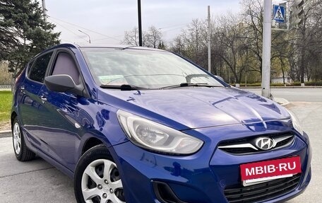 Hyundai Solaris II рестайлинг, 2012 год, 645 000 рублей, 3 фотография