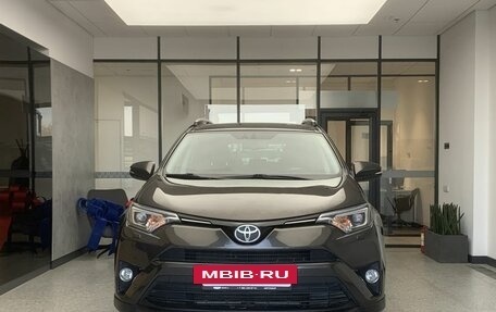 Toyota RAV4, 2019 год, 2 870 000 рублей, 2 фотография