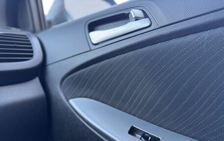 Hyundai Solaris II рестайлинг, 2015 год, 920 000 рублей, 17 фотография