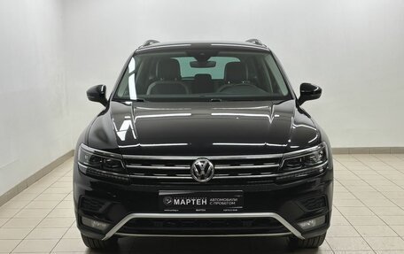 Volkswagen Tiguan II, 2020 год, 2 470 000 рублей, 2 фотография