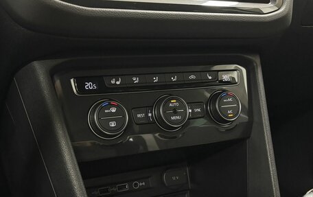 Volkswagen Tiguan II, 2020 год, 2 470 000 рублей, 15 фотография