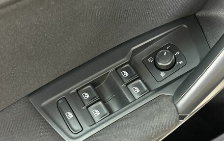 Volkswagen Tiguan II, 2020 год, 2 470 000 рублей, 16 фотография