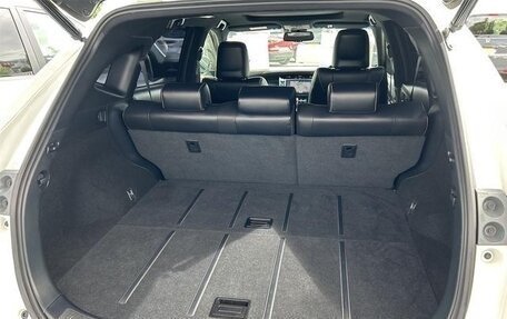 Toyota Harrier, 2019 год, 2 670 000 рублей, 13 фотография