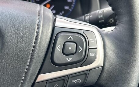 Toyota Harrier, 2019 год, 2 670 000 рублей, 18 фотография