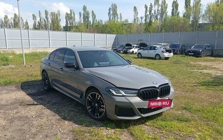 BMW 5 серия, 2021 год, 5 100 000 рублей, 2 фотография