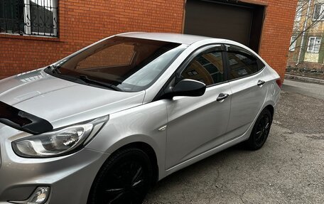 Hyundai Solaris II рестайлинг, 2012 год, 720 000 рублей, 2 фотография