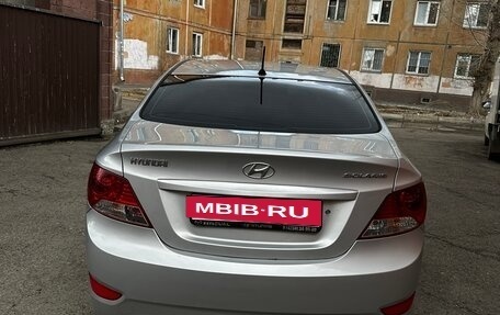 Hyundai Solaris II рестайлинг, 2012 год, 720 000 рублей, 3 фотография