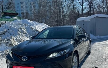 Toyota Camry, 2021 год, 2 900 000 рублей, 5 фотография