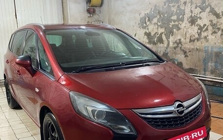 Opel Zafira C рестайлинг, 2013 год, 900 000 рублей, 3 фотография
