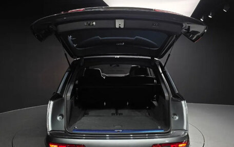 Audi Q7, 2025 год, 12 000 000 рублей, 17 фотография
