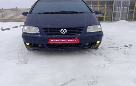 Volkswagen Sharan I рестайлинг, 2002 год, 460 000 рублей, 1 фотография
