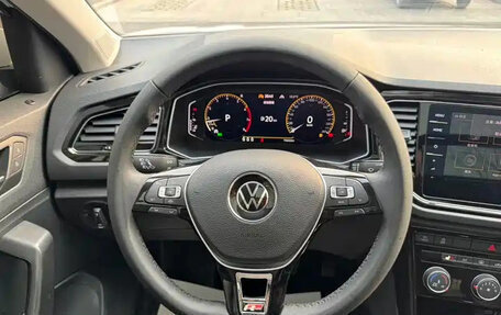 Volkswagen T-Roc I, 2022 год, 1 690 000 рублей, 4 фотография