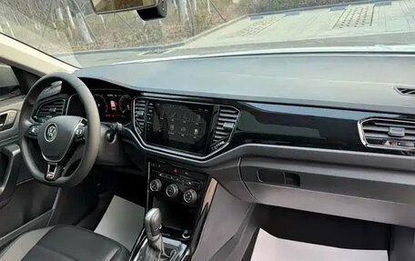 Volkswagen T-Roc I, 2022 год, 1 690 000 рублей, 7 фотография