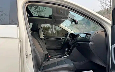 Volkswagen T-Roc I, 2022 год, 1 690 000 рублей, 8 фотография