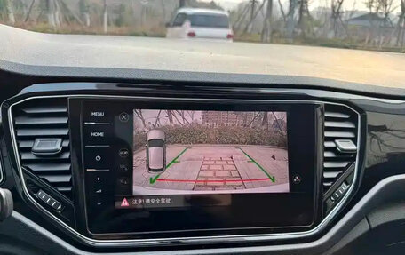 Volkswagen T-Roc I, 2022 год, 1 690 000 рублей, 15 фотография