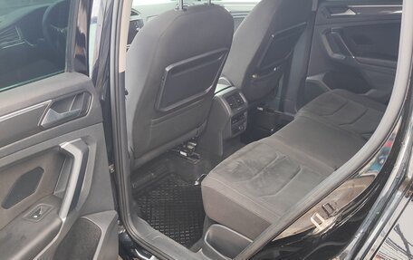 Volkswagen Tiguan II, 2017 год, 3 200 000 рублей, 14 фотография