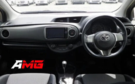 Toyota Vitz, 2012 год, 750 000 рублей, 3 фотография