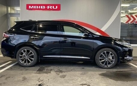 Toyota Harrier, 2017 год, 1 800 000 рублей, 4 фотография
