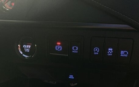 Toyota Harrier, 2017 год, 1 800 000 рублей, 16 фотография
