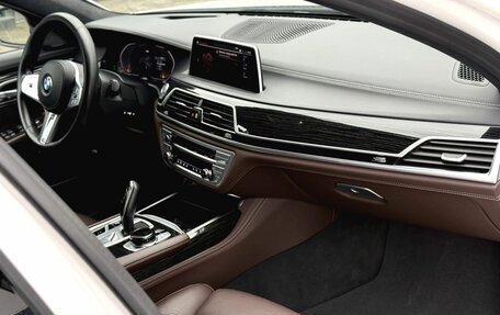BMW 7 серия, 2021 год, 7 890 000 рублей, 14 фотография