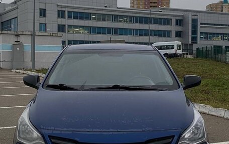 Hyundai Solaris II рестайлинг, 2015 год, 540 000 рублей, 2 фотография