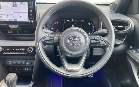 Toyota Yaris Cross, 2021 год, 1 250 000 рублей, 10 фотография