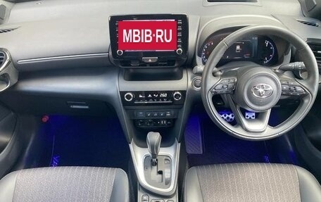 Toyota Yaris Cross, 2021 год, 1 250 000 рублей, 8 фотография