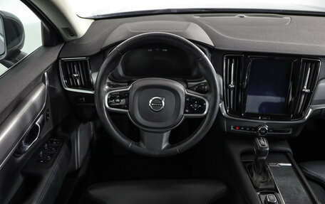 Volvo S90 II рестайлинг, 2018 год, 2 299 000 рублей, 10 фотография