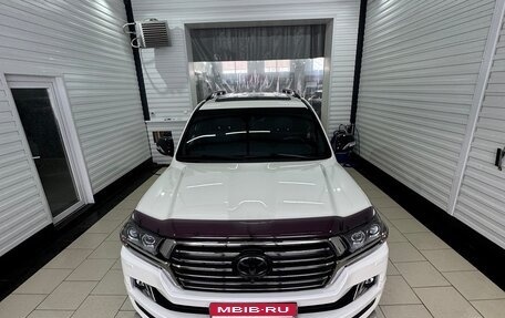 Toyota Land Cruiser 200, 2017 год, 7 699 000 рублей, 2 фотография