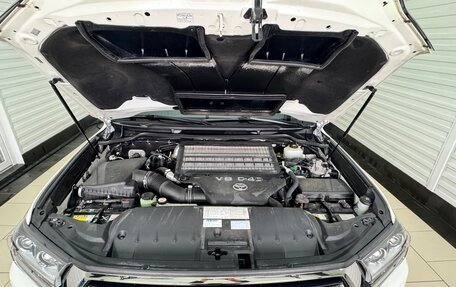 Toyota Land Cruiser 200, 2017 год, 7 699 000 рублей, 9 фотография