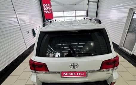 Toyota Land Cruiser 200, 2017 год, 7 699 000 рублей, 6 фотография