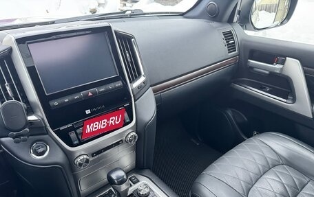 Toyota Land Cruiser 200, 2017 год, 7 699 000 рублей, 19 фотография