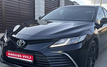 Toyota Camry, 2021 год, 2 780 000 рублей, 2 фотография