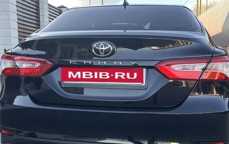 Toyota Camry, 2021 год, 2 780 000 рублей, 4 фотография