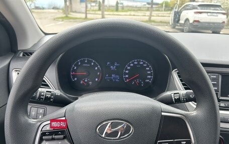 Hyundai Solaris II рестайлинг, 2021 год, 1 500 000 рублей, 12 фотография