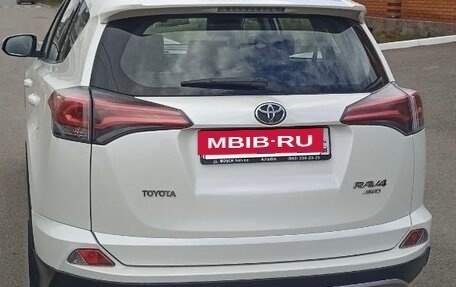 Toyota RAV4, 2017 год, 2 320 000 рублей, 5 фотография