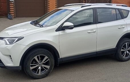 Toyota RAV4, 2017 год, 2 320 000 рублей, 7 фотография
