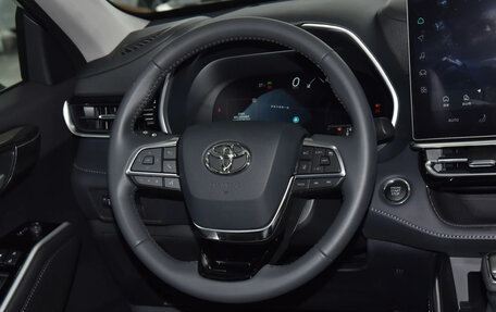 Toyota Highlander, 2026 год, 5 090 000 рублей, 22 фотография